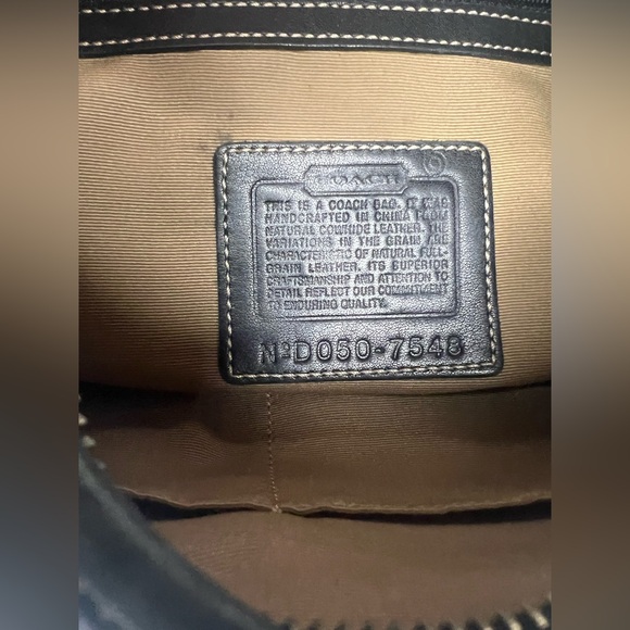 COACH VINTAGE Elegant Black Leather Shoulder Bag - Picture 8 of 10